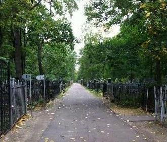 Vagankovskoe墓地。悲しい近代